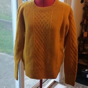 NWOT UNIQLO Sweater